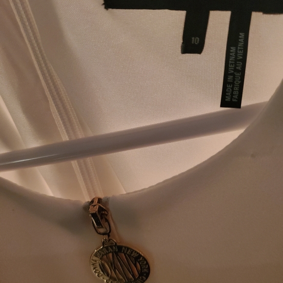 DKNY SO CUTE AND COMFY! NWOT - Picture 3 of 6